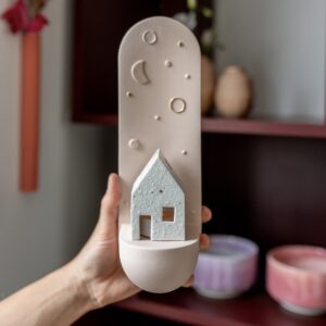kinderurnen-wandgedenkplekje-maan-mini-urn-ster-vaasje-mint-kinderurn