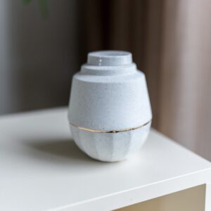 kleine-urn-mini-urn-kleineurn-untje-witspikkel-goud