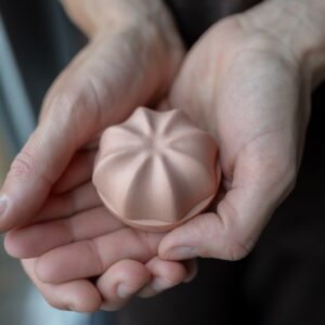 knuffelkeitje-knuffelsteen-kleine-urn-mini-urntje